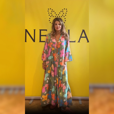 Stella™ | Blommig Klänning som Framhäver Din Siluett – Lätt, Elegant och Sommarklar